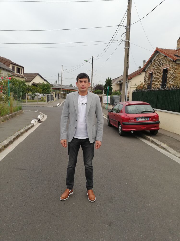  22797124  Vohid, 40 ,    Alfortville