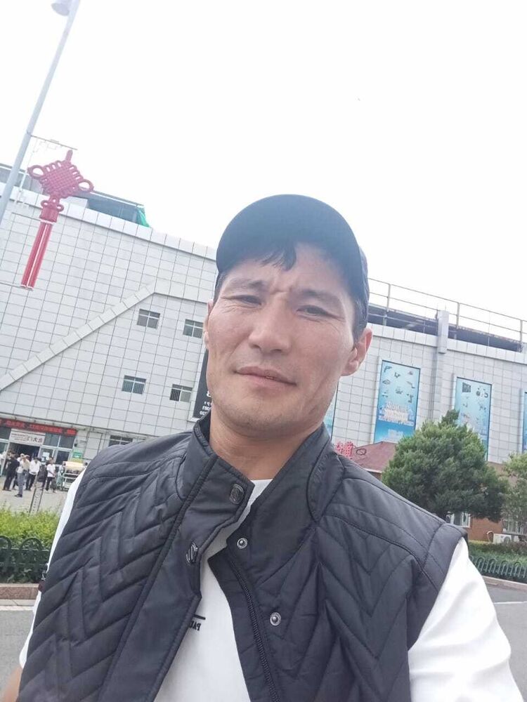  54377634  Munar, 39 ,    