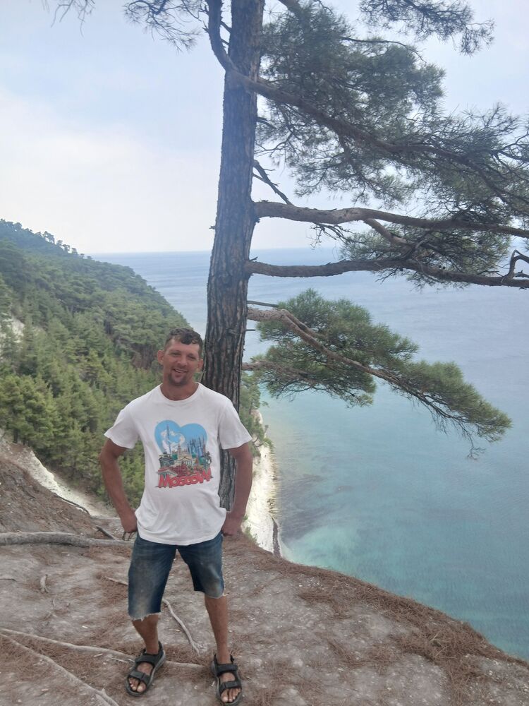  53222424  , 37 ,    --