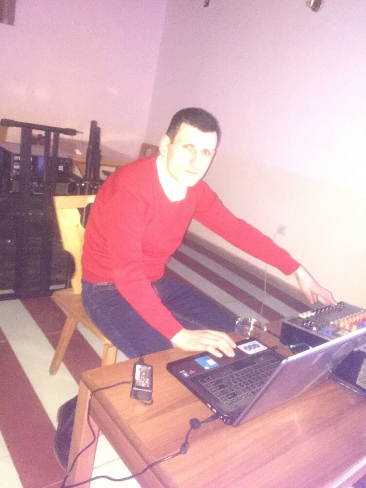  ,   Hayk, 40 ,   