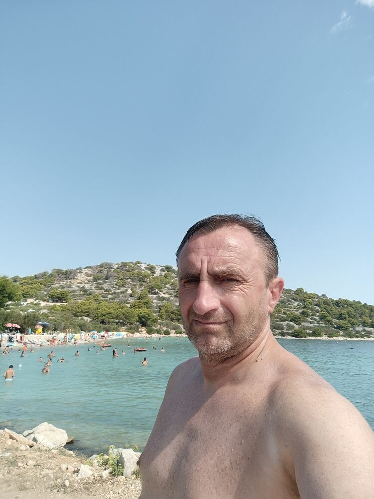  45955194  Goran, 50 ,    