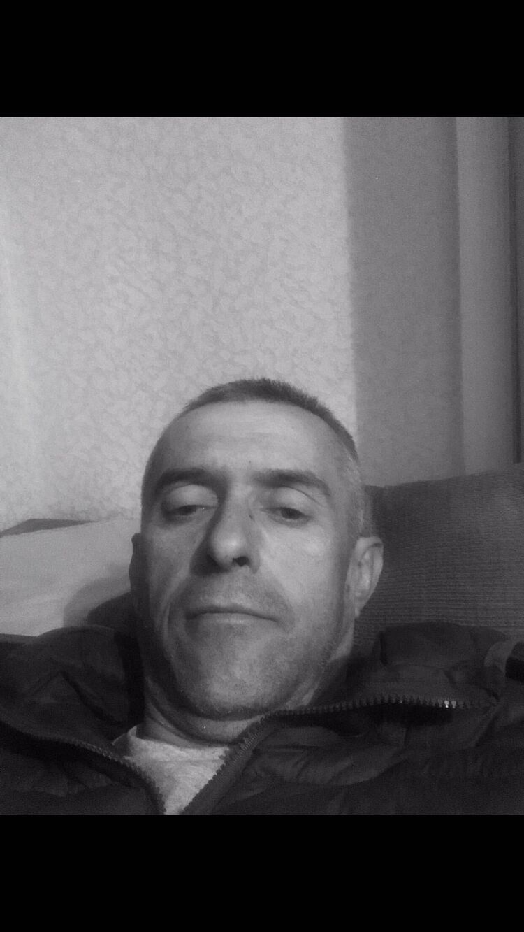  25889164  Vilhelm, 52 ,    