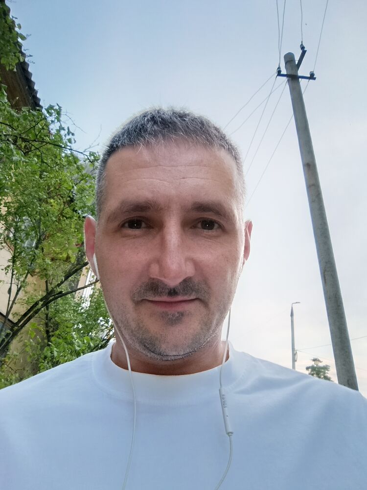  46268264  Roman, 38 ,    