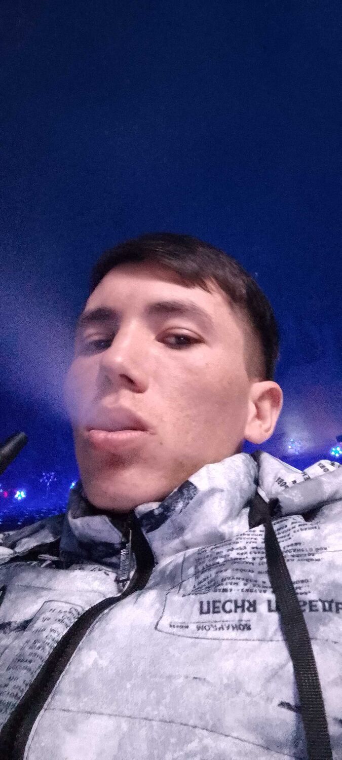  44396754  Rusik, 24 ,    