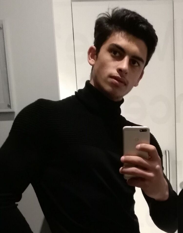 ���� 25060204 ����� Emil, 24 ����, ���� ���������� � ������������