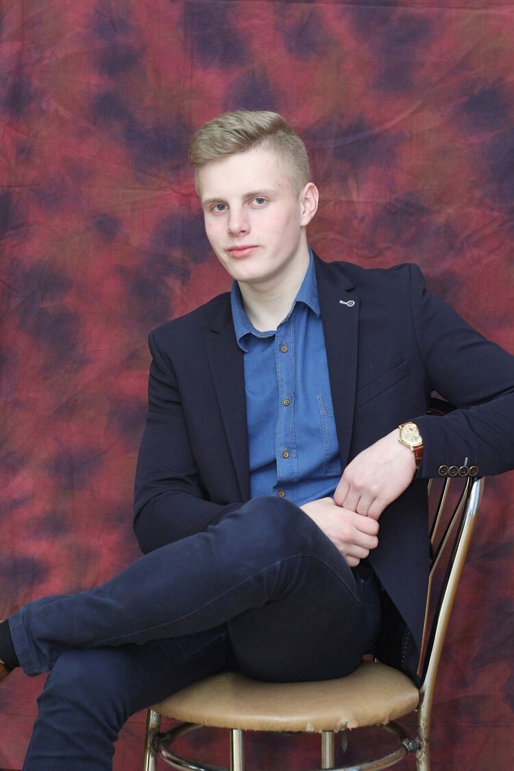  ,   Dmitrijs, 27 ,   ,   , c 