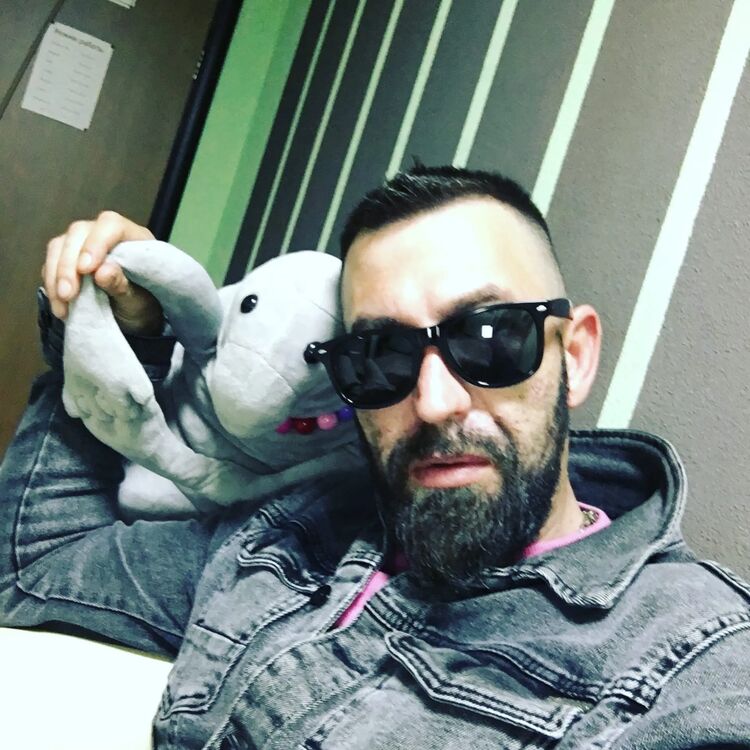  39615584  Maxim, 41 ,    