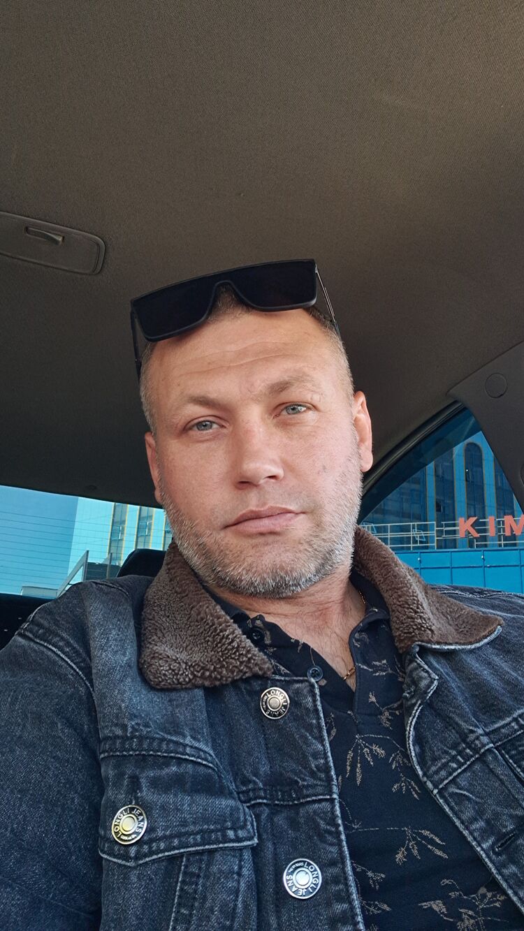  53913294  Alexander, 40 ,    