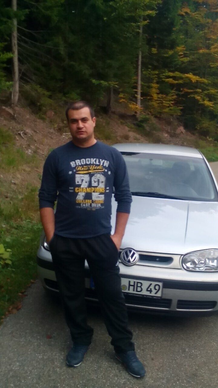  23504724  , 40 ,    