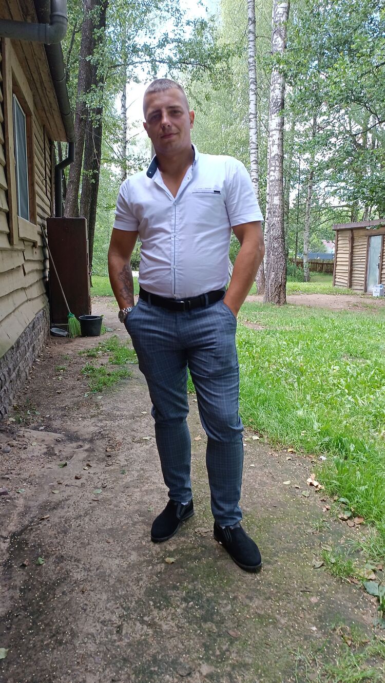  54757364  Artiom, 27 ,    