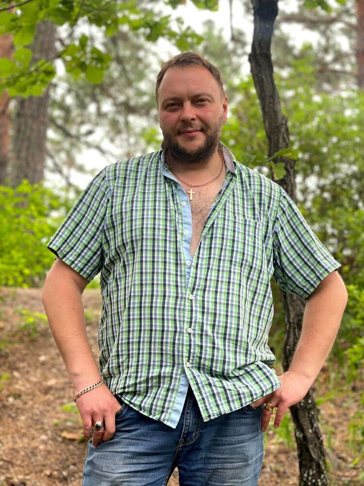  ,   Pavel, 44 ,   ,   , c 