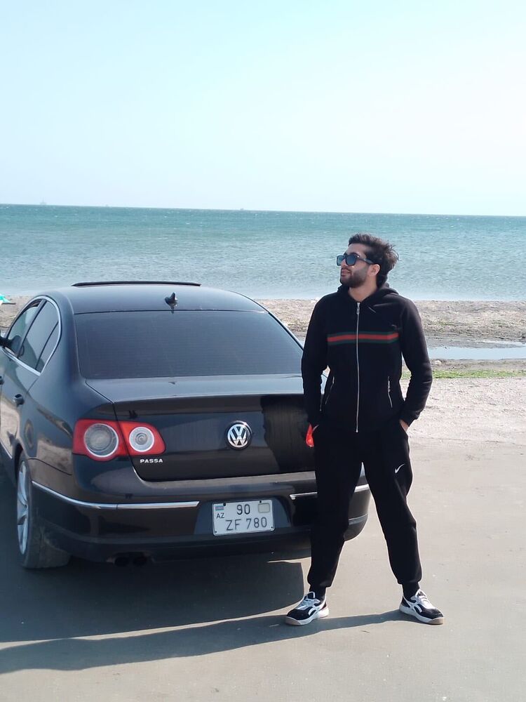  33809394  Farid, 25 ,    