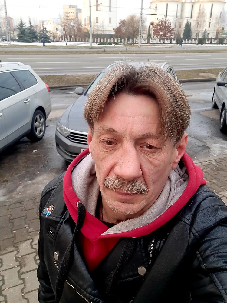  23129844  Andrej, 64 ,    