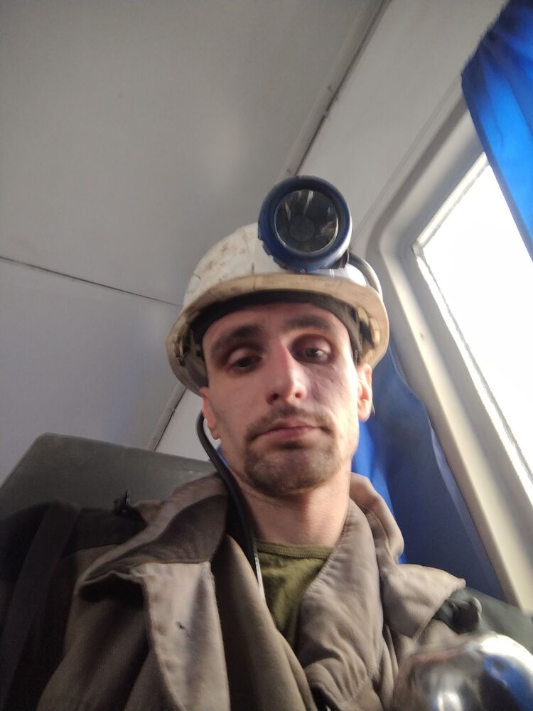  47011764  , 33 ,    