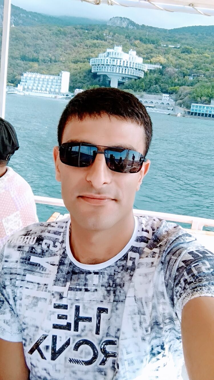  ,   Artur, 34 ,   ,   