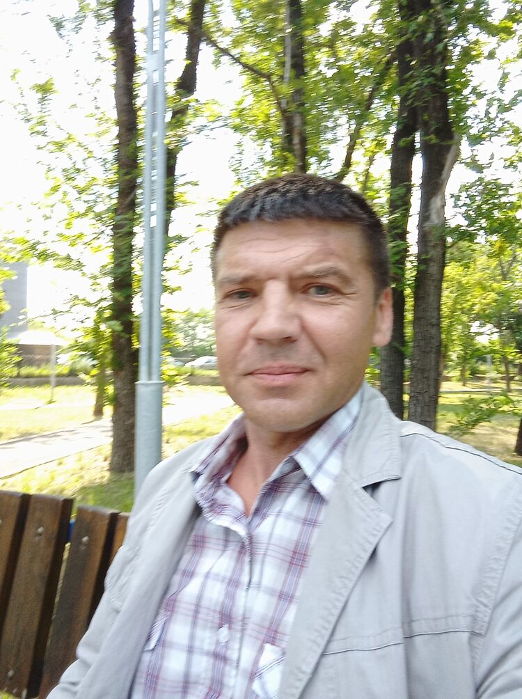  ,   Aleks, 47 ,   ,   