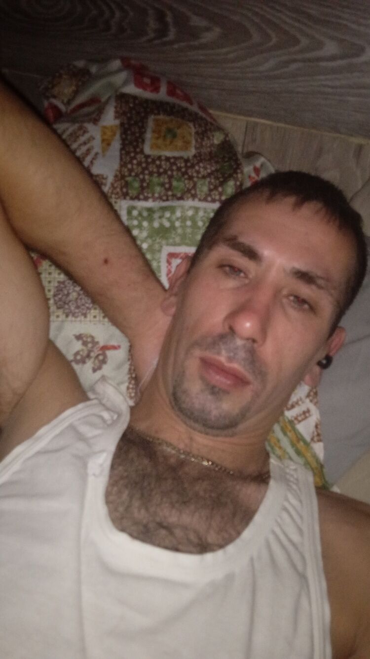  30210124  Igor, 35 ,    