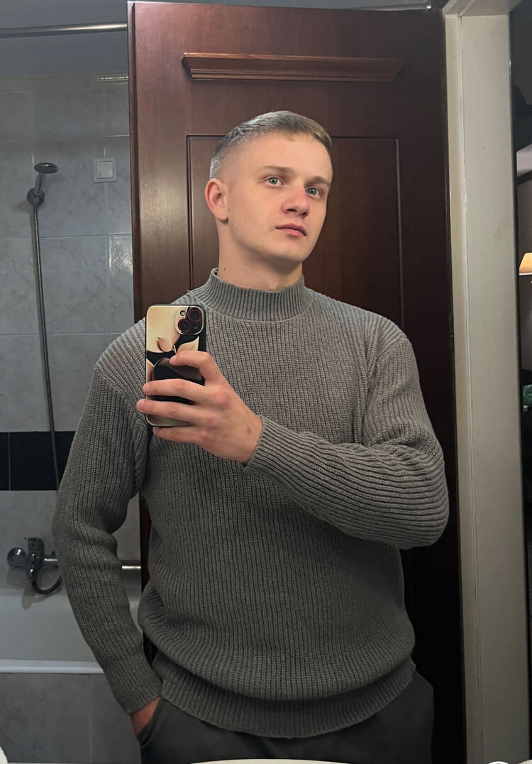  54164344  Daniel, 25 ,    