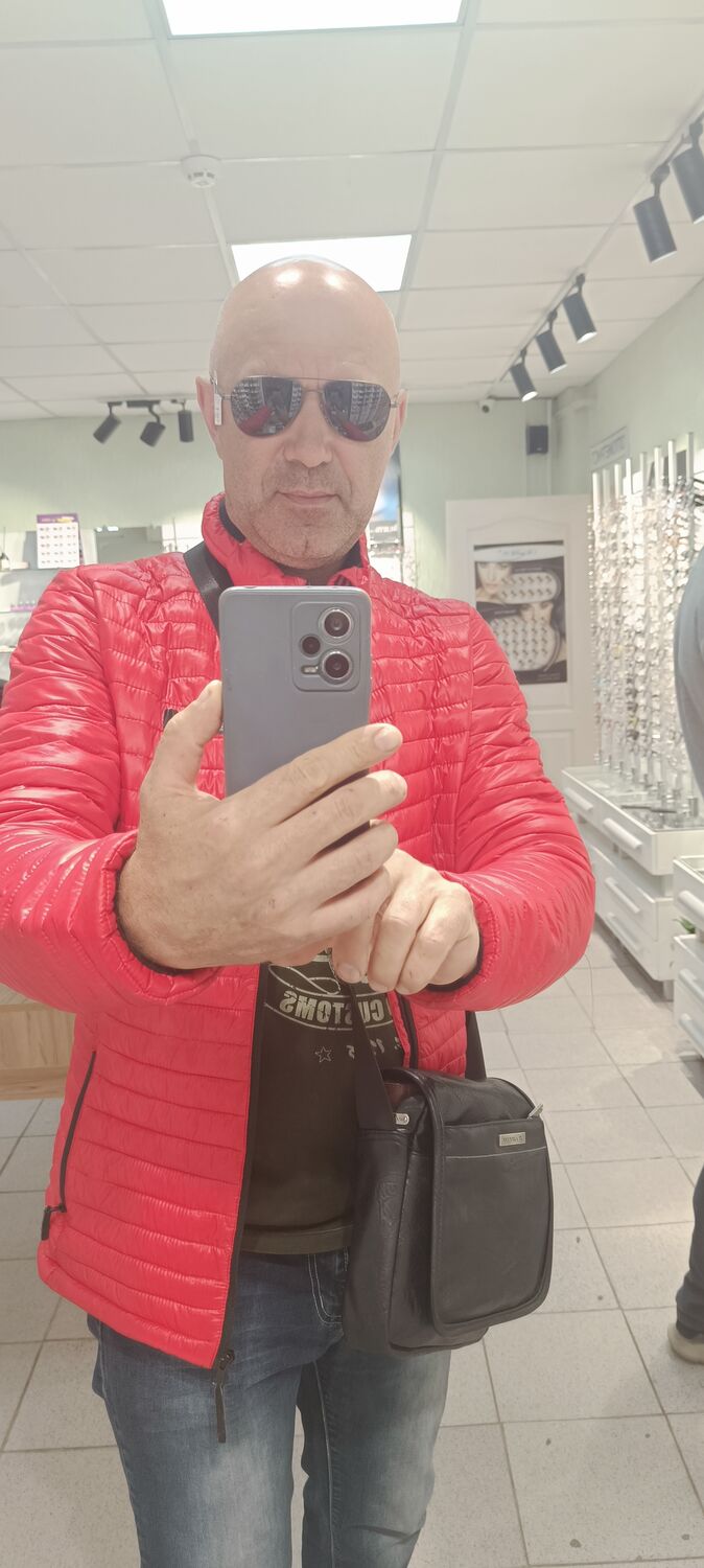  51313284  Sergej, 50 ,    