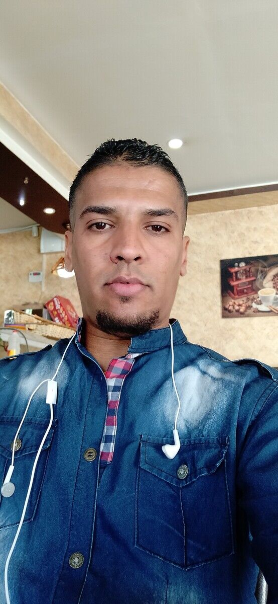  20997404  Omar, 36 ,    