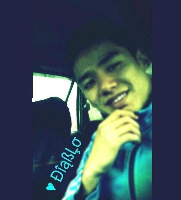  23520224  Timur, 32 ,    