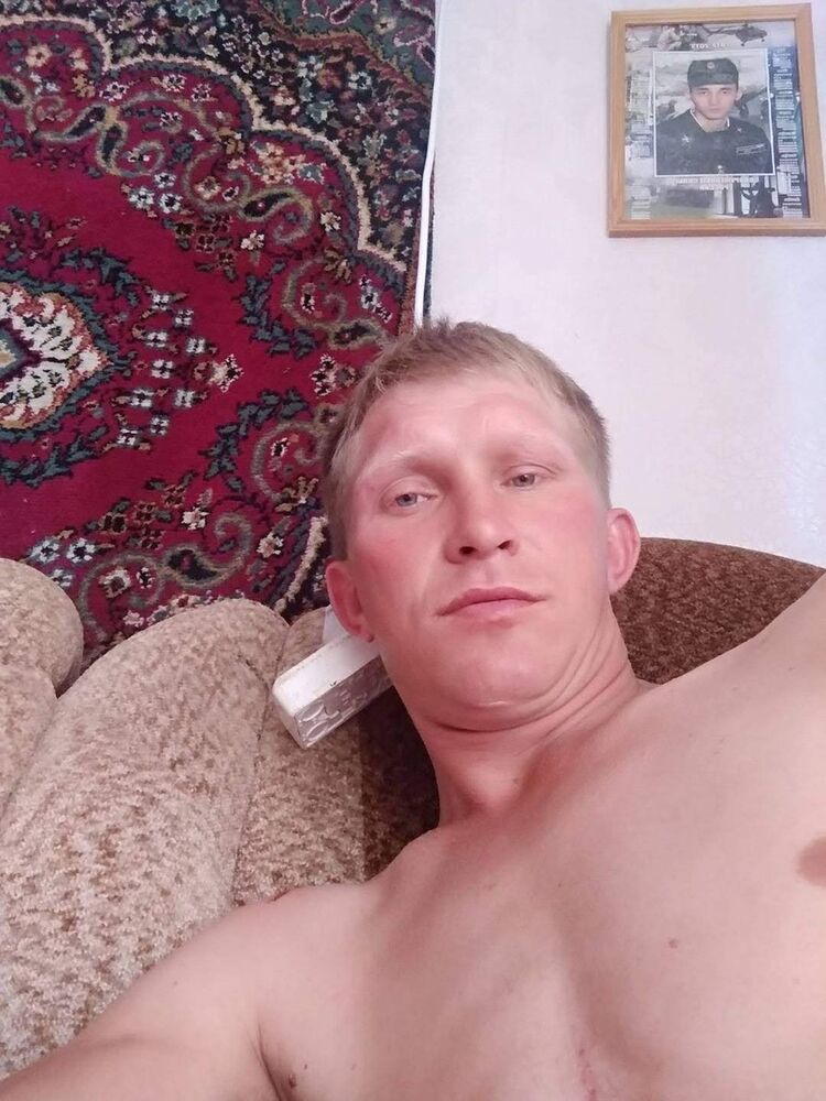  15630424  Igor, 42 ,    