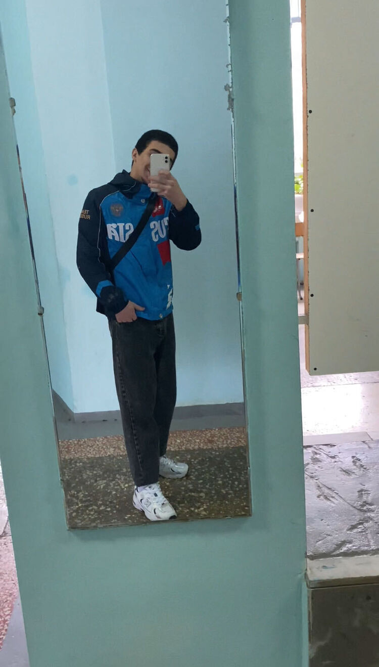  41934424  Maga, 20 ,    