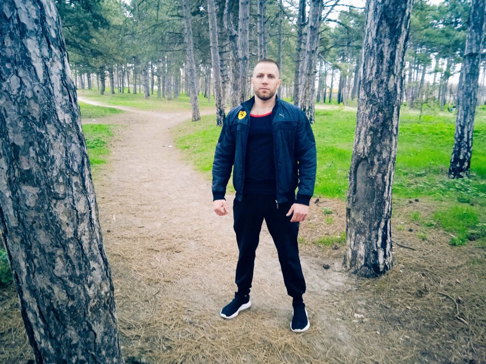  ,   Aleks, 32 ,   ,   