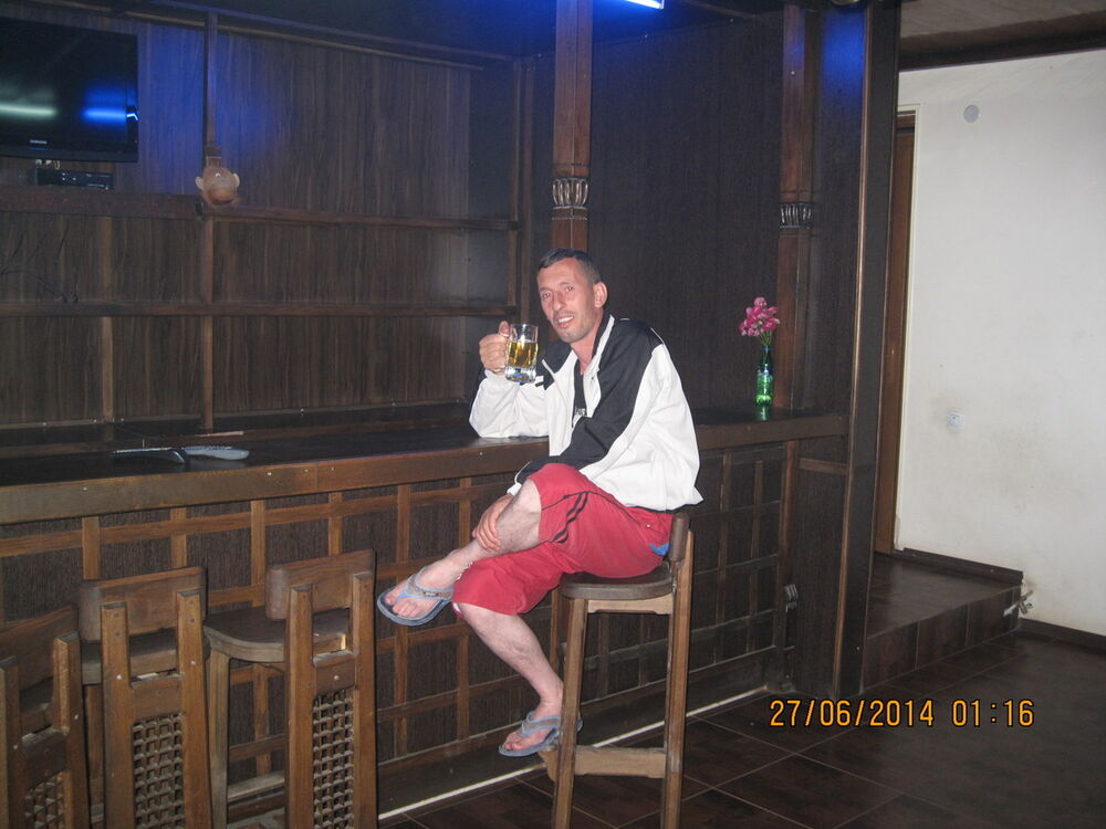  4786974  Armen, 47 ,    