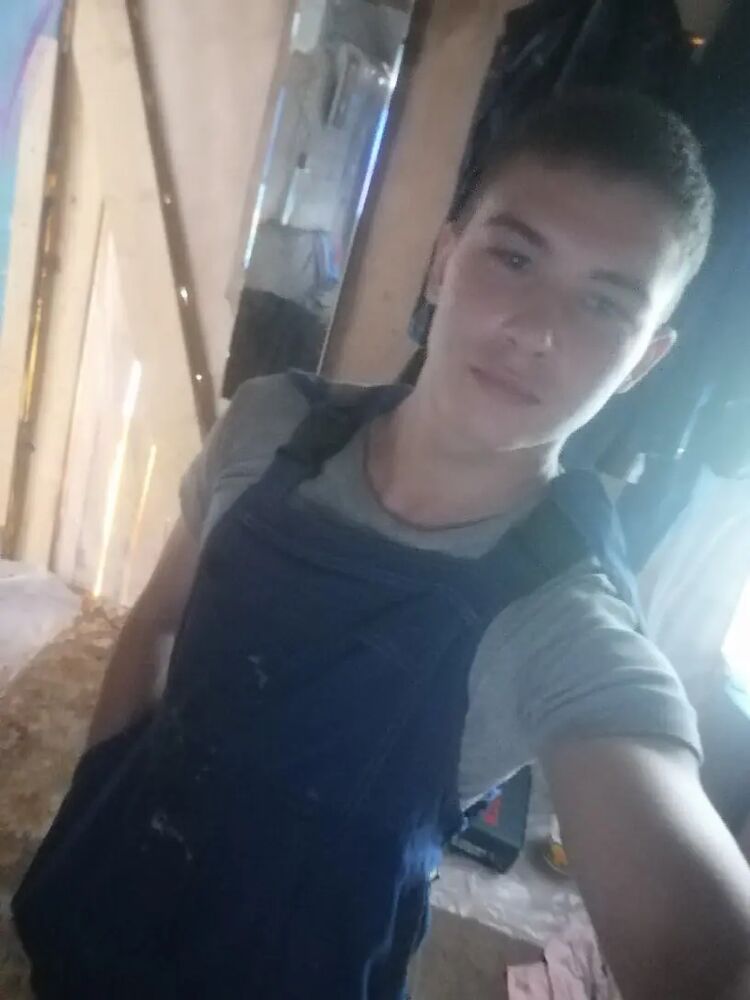  27110044  Alexander, 22 ,    