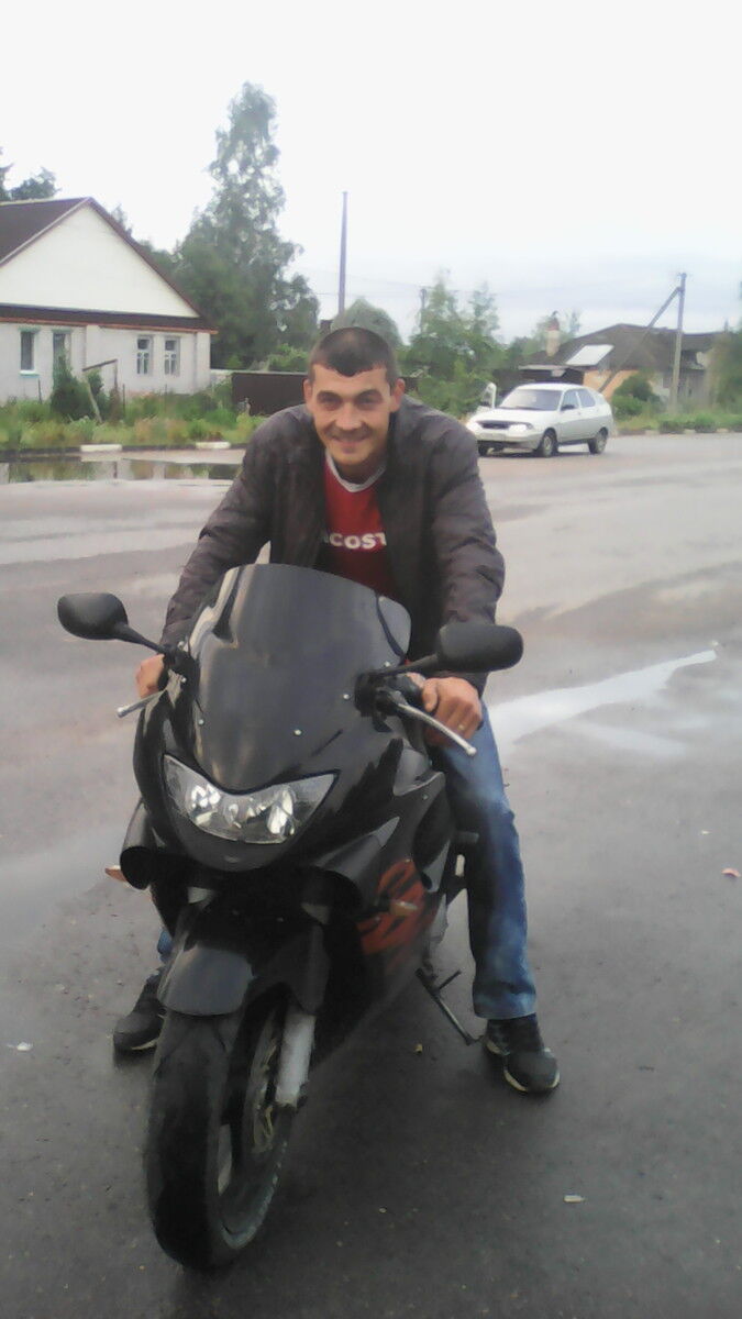  7056064  Vitalik, 35 ,     