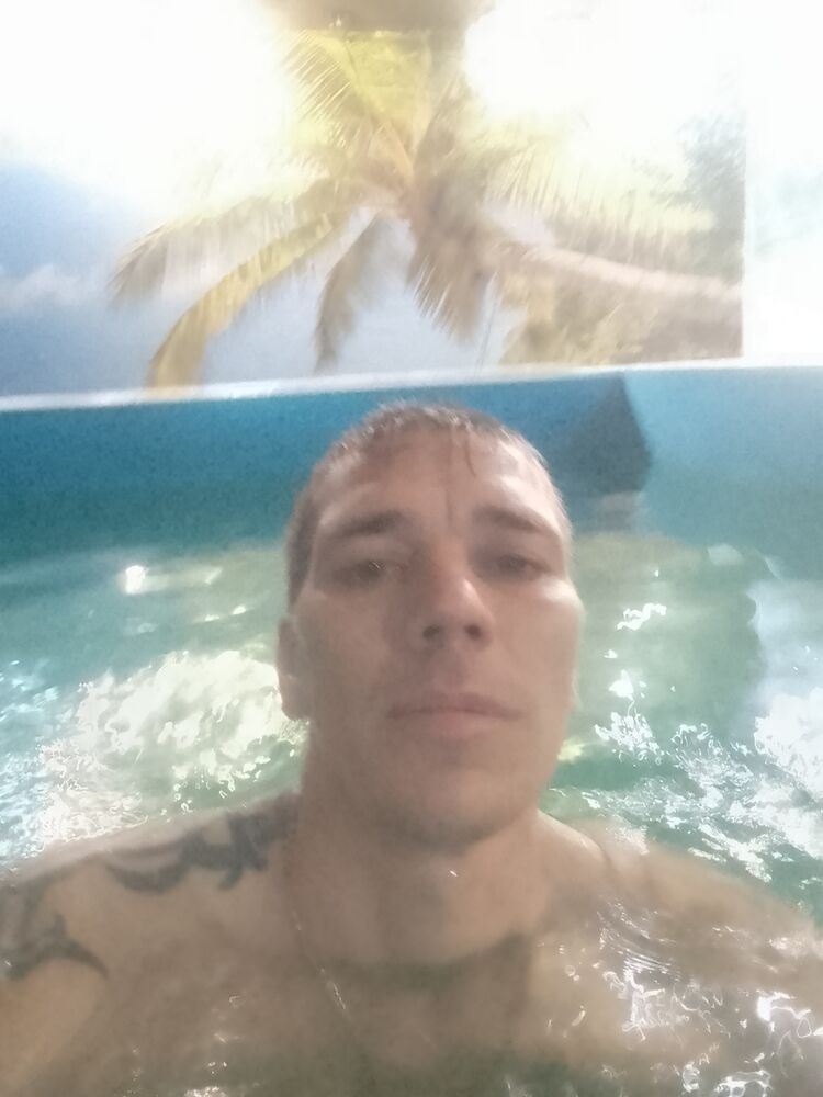  53040744  Andrey, 40 ,    