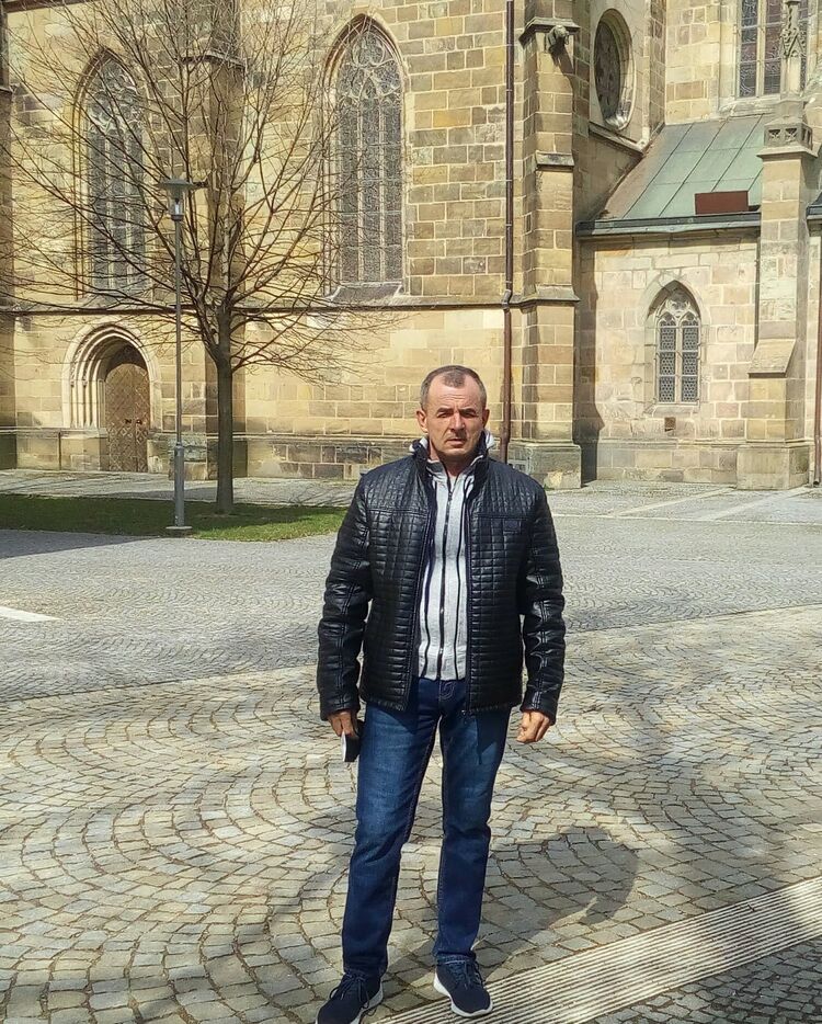  25351174  Vitalij, 60 ,    