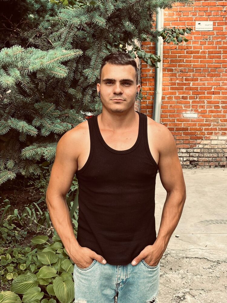  27682894  Alexander, 26 ,    