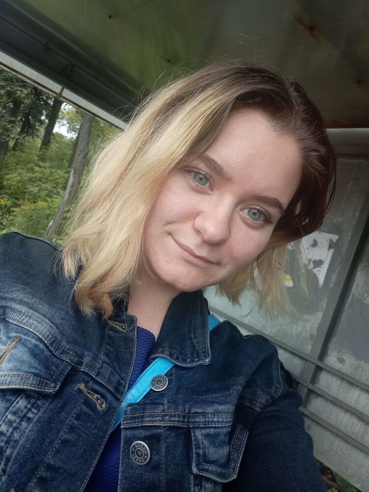  32299194  Lena, 23 ,    
