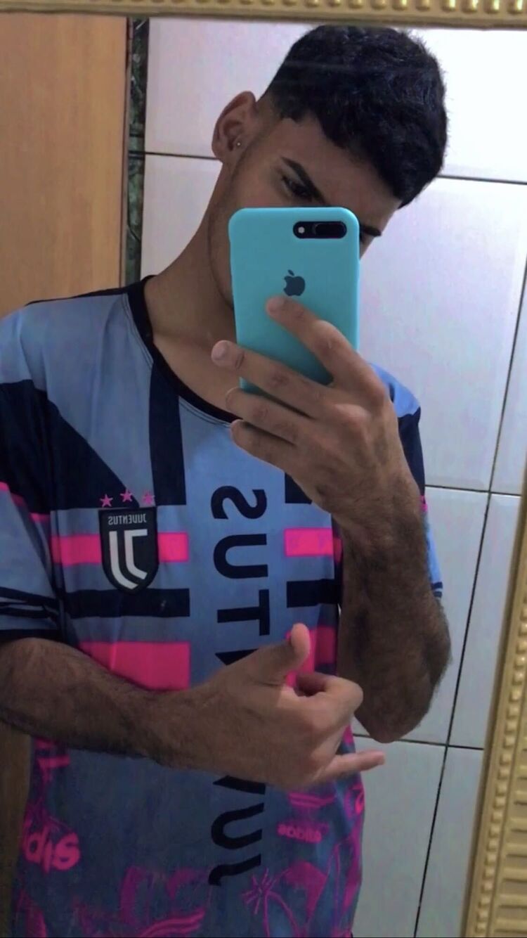  --,   Felipe, 22 ,   ,   
