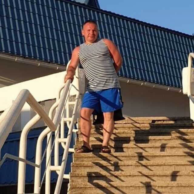  54005614  Alexander, 44 ,    -