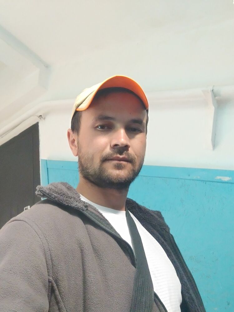  52168644  Oybek, 32 ,    