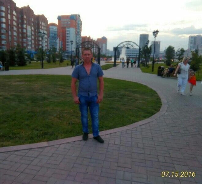  ,   Alex, 48 ,  