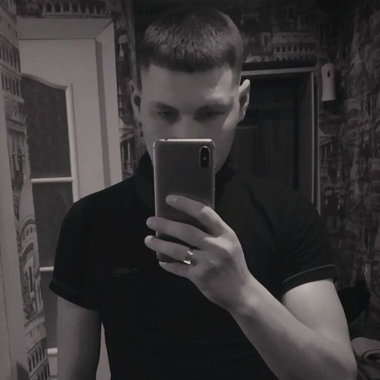  30367034  Mikhail, 22 ,    
