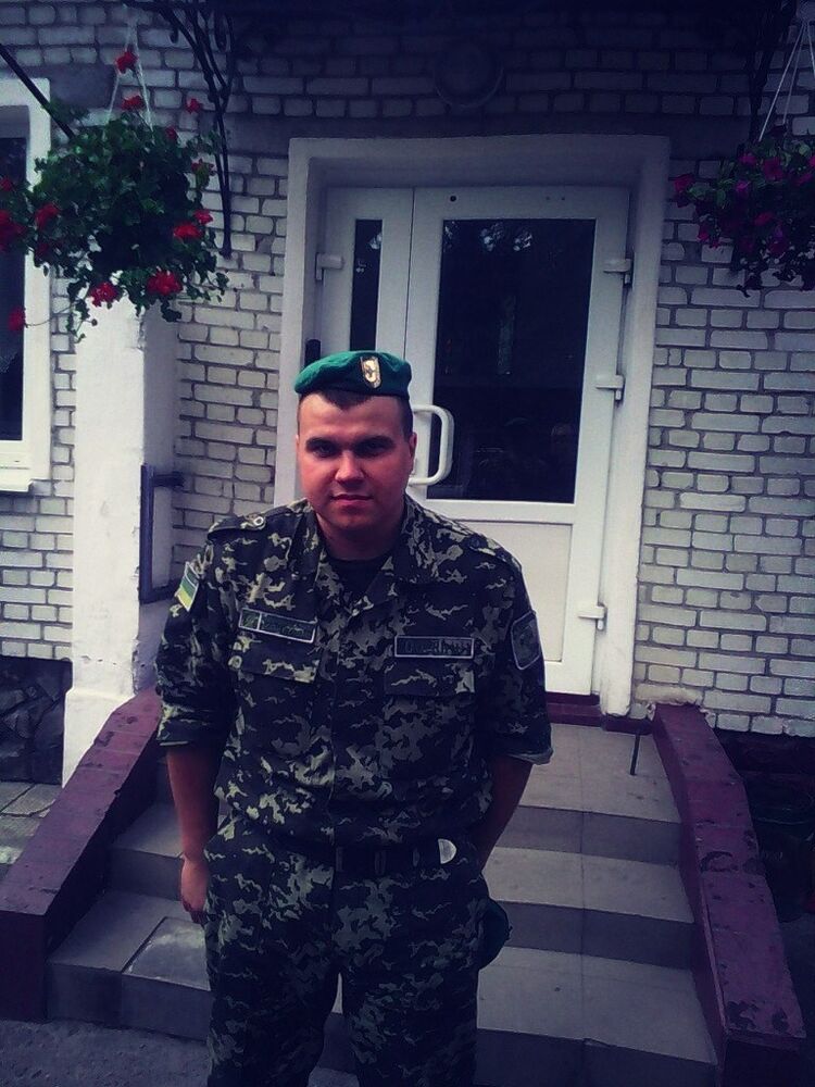  10921304  Andriy, 40 ,    