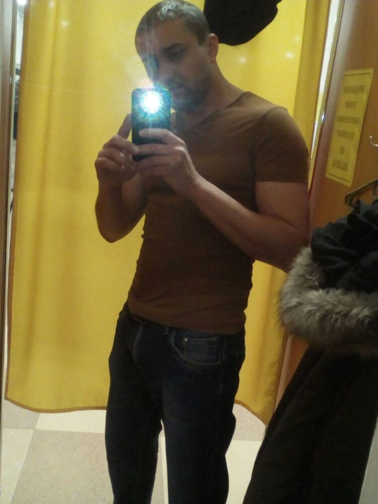  14590754  Oleksandr, 42 ,    