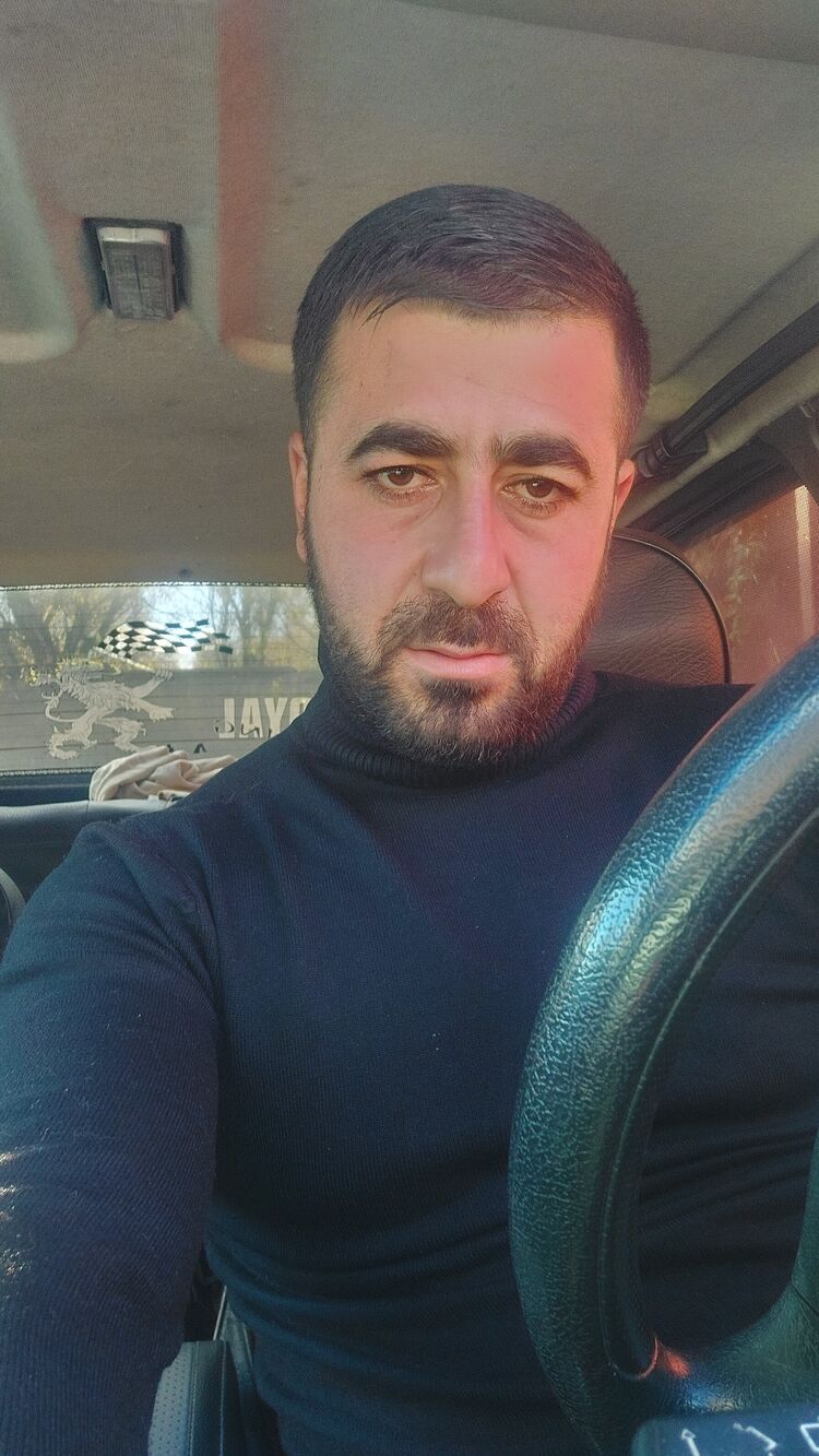  ,   Narek, 34 ,   ,   