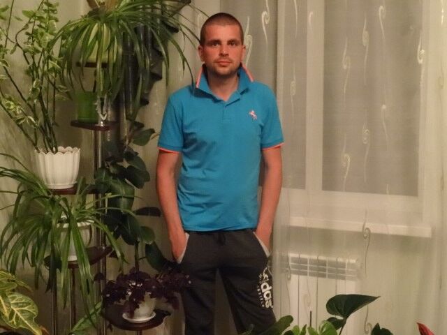  4527934  Artem, 38 ,    
