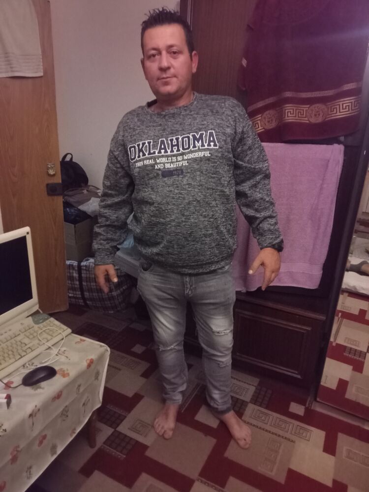  ,   Maikel, 40 ,   ,   