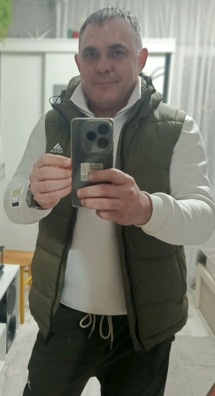  48376624  , 42 ,    --