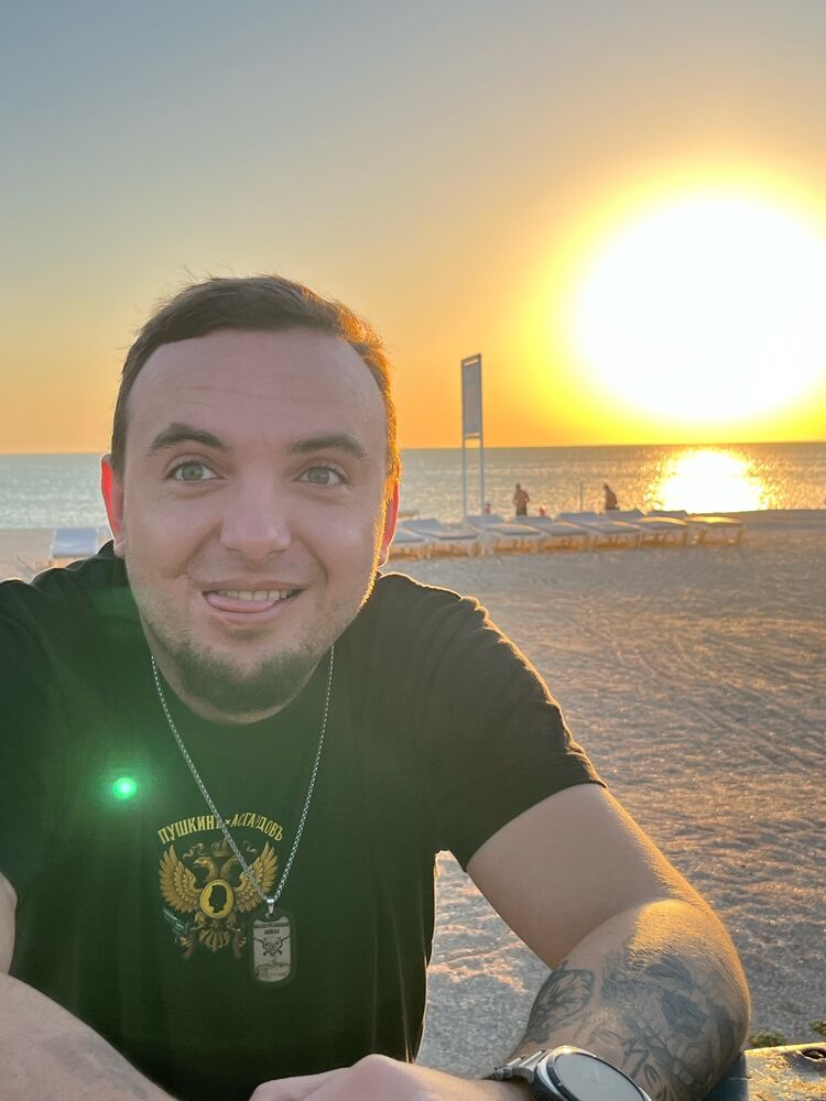  53479534  Viktor, 30 ,    Deleted