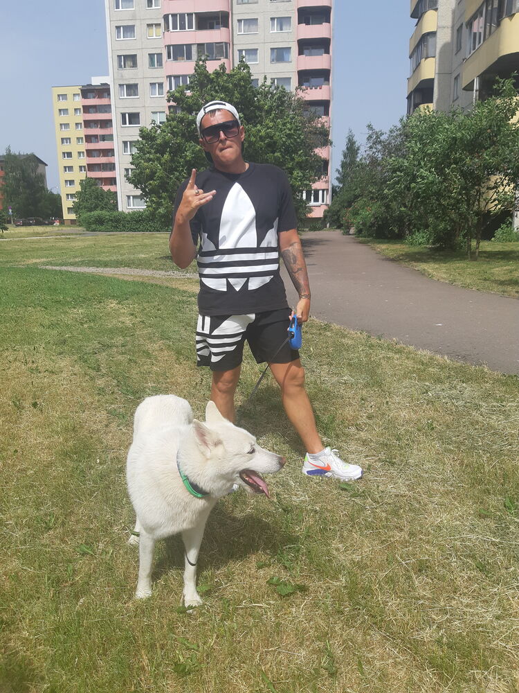  ,   Maks, 39 ,   ,   