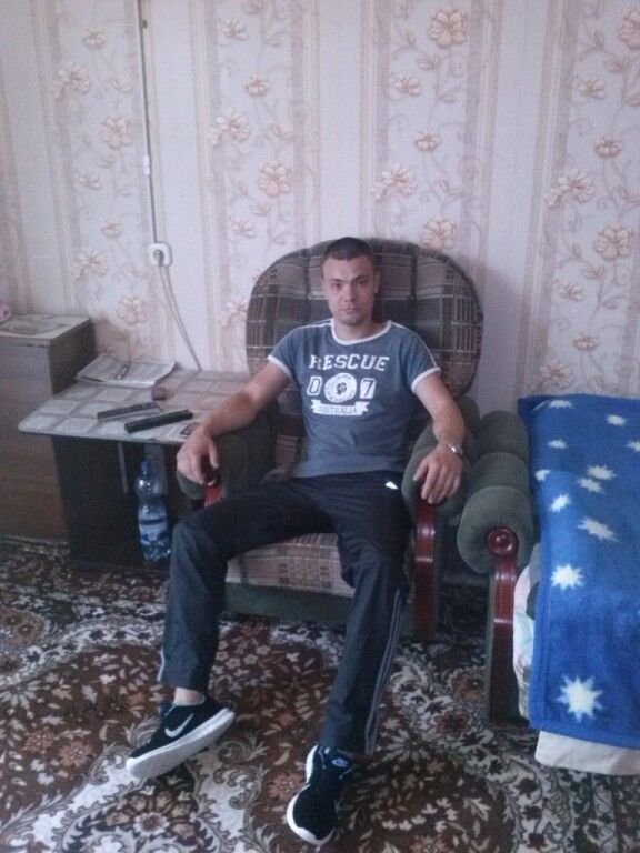  8500714  Maksim, 36 ,    