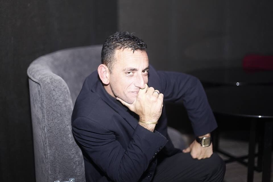  8189124  GIO, 44 ,    